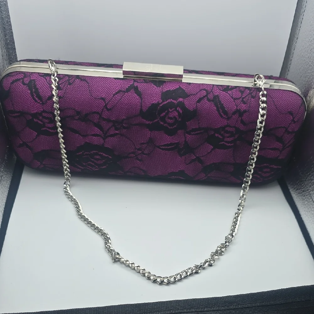 GHD Elegant Purple Lace Clutch Straightener Holder W/ Chain (EUC)🖤💜🖤